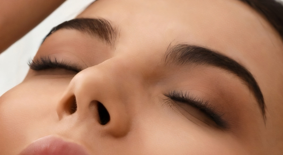 Regard sublimé, sourcils et cils